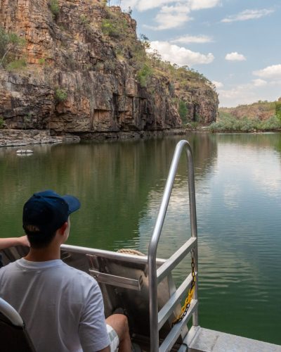 Be drawn to the spectacular sandstone country of Nitmiluk National Park and the majestic Nitmiluk (Katherine) Gorge with spectacular cliffs that glow in the changing light.Nitmiluk National Park, just 30km north-east of Katherine, covers a vast area, including 13 impressive gorges carved from the ancient sandstone country which stretch for as far as the eye can see.